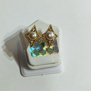 Freshwater pearl earrings